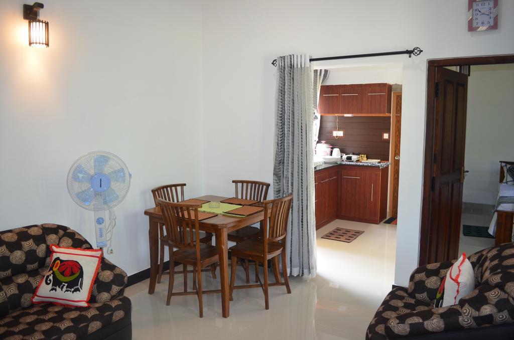 Aroma Villa Homestay Cidade Antiga de Polonnaruva Exterior foto
