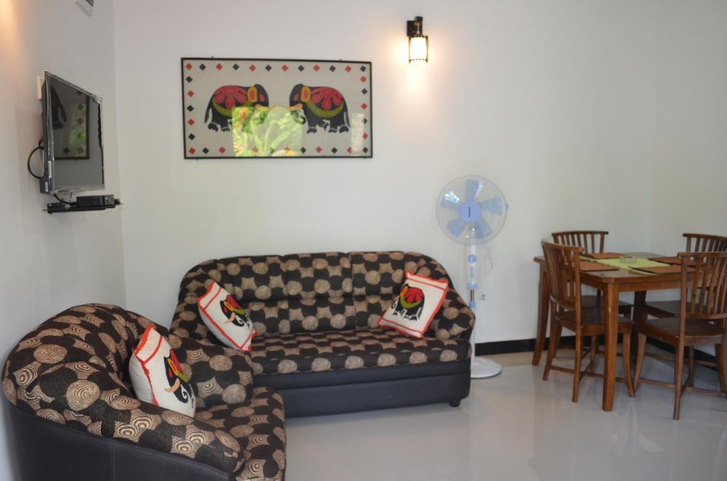 Aroma Villa Homestay Cidade Antiga de Polonnaruva Exterior foto